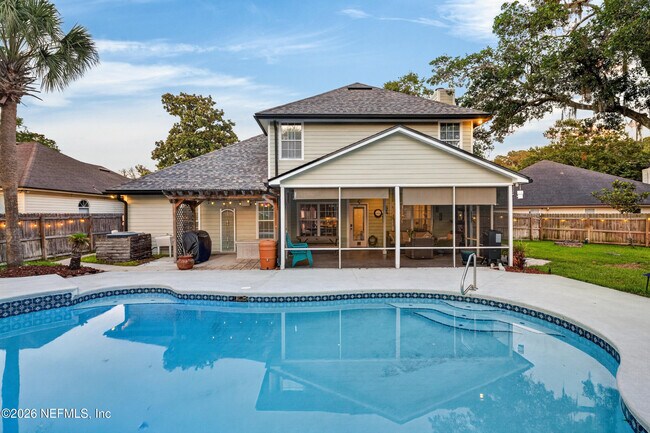 Building Photo - 9370 Jaybird Cir E