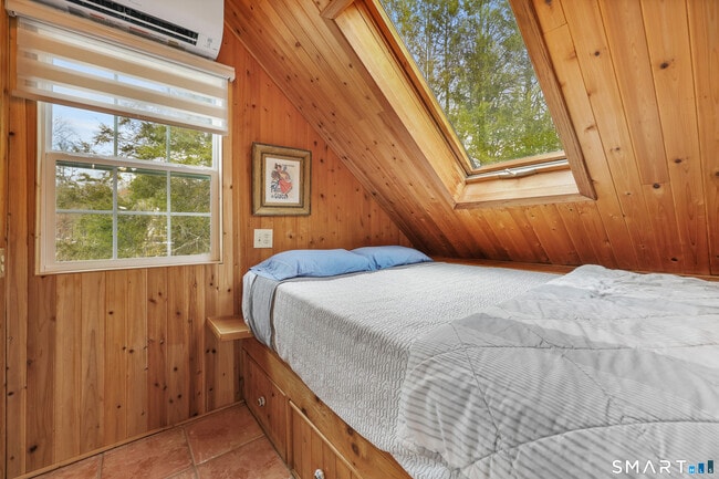 Building Photo - 167 North Ave