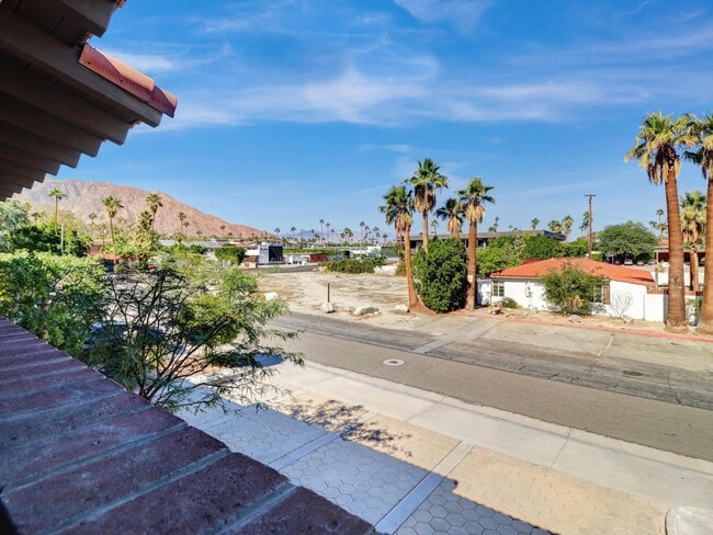 Building Photo - 291 E Mel Ave