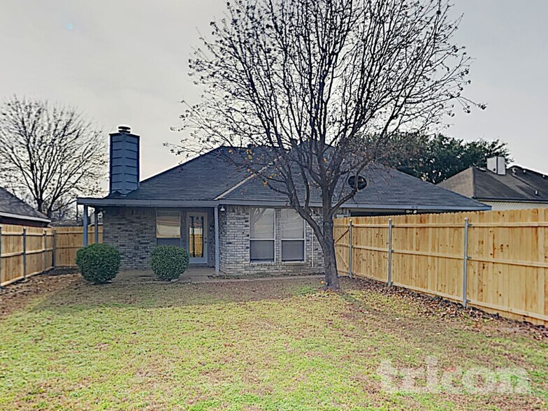 Building Photo - 1415 Develon Dr