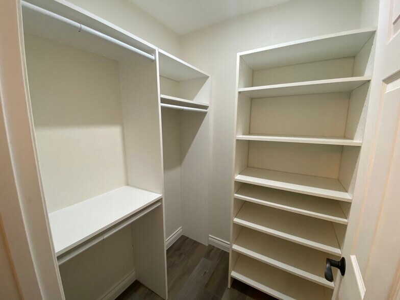 Building Photo - 10684 Belle Creek Blvd