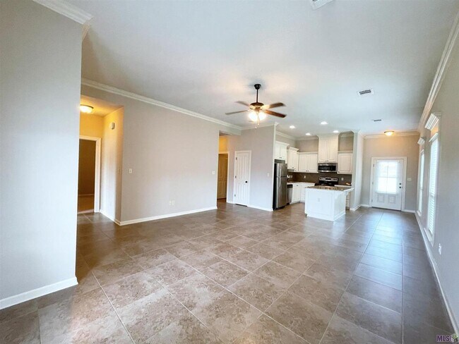 Building Photo - 1695 El Tigre Dr
