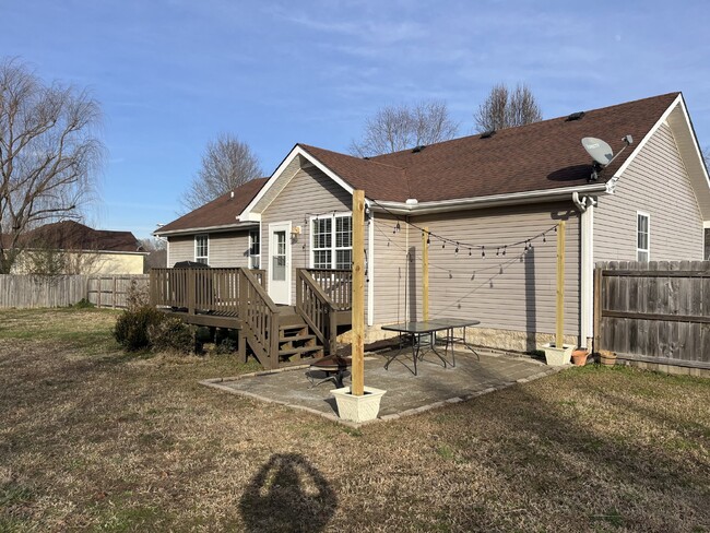 Building Photo - "Charming 3-Bedroom Home with Guest Suite ...