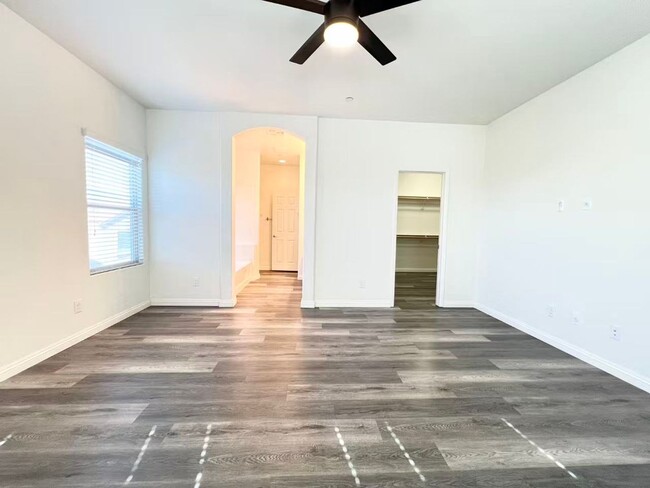 Building Photo - Modern two-story single-family home