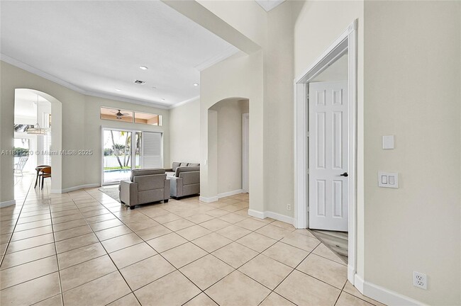 Building Photo - 512 NW 120th Dr