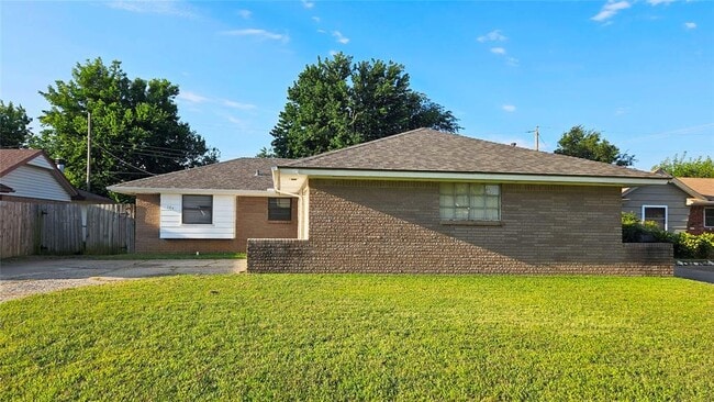Primary Photo - 104 Olympic Dr