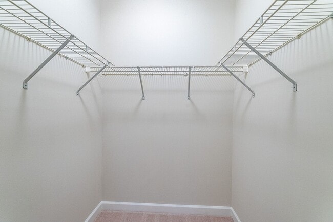 Building Photo - Spacious 3 Bed 2 Bath Condo With Balcony In Sought After Summerfield at Brambleton