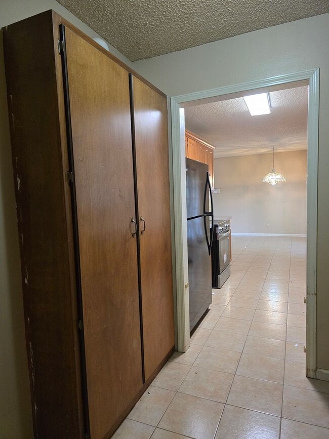 Building Photo - Lakeside School District