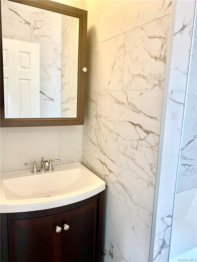 Building Photo - 26 Courtland St