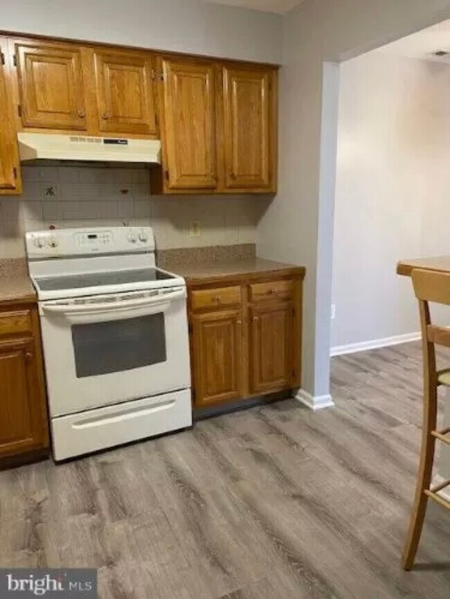 Building Photo - 15 Neville Ct