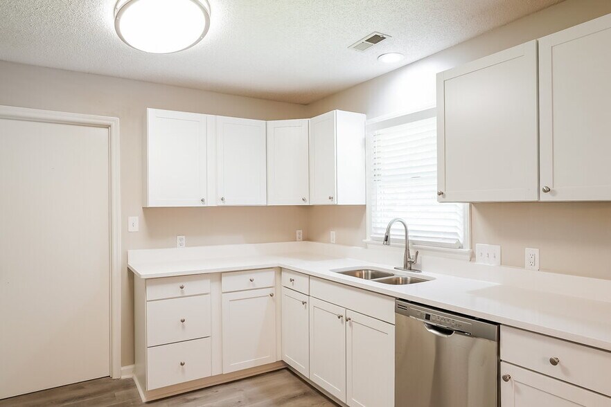 Building Photo - 1509 Kempsey Cir