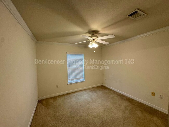 Building Photo - 217 Woodlake Wynde