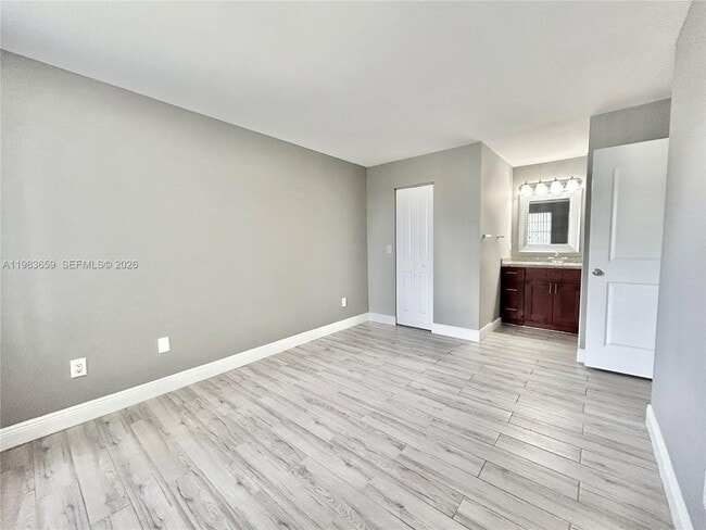 Building Photo - 1263 SW 46th Ave