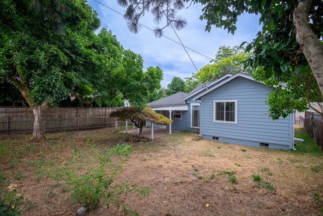 Building Photo - Single-level Home Near Salem's revitalized downtown