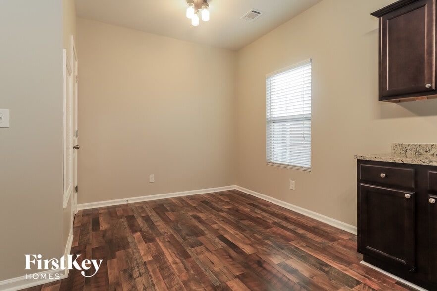 Building Photo - 109 Caledonian Cir