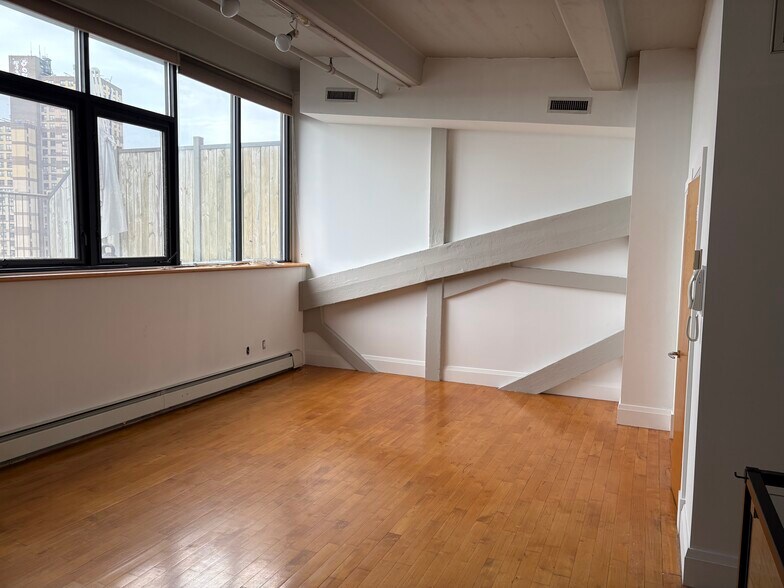 Building Photo - 535 Dean St