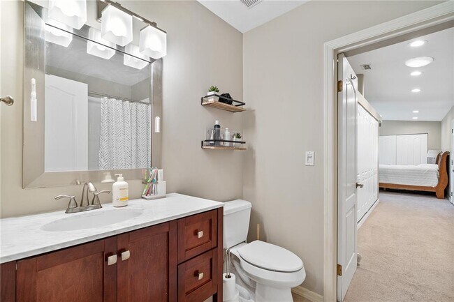 Building Photo - 5828 Sandy Pointe Dr