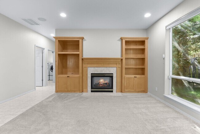 Building Photo - FOR RENT: CORNER LOT, Immaculate, lovely and spacious home - 5 bed, 3 bath + bonus room with 3-ca...