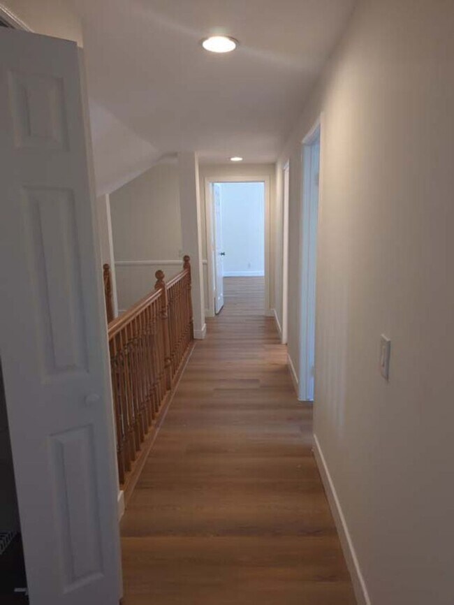 Building Photo - Beautiful and Spacious 4 Bed, 3 Bath Home ...