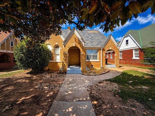 Building Photo - 941 East Dr