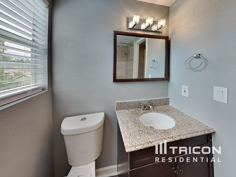 Building Photo - 2543 Golden Poinciana Pl
