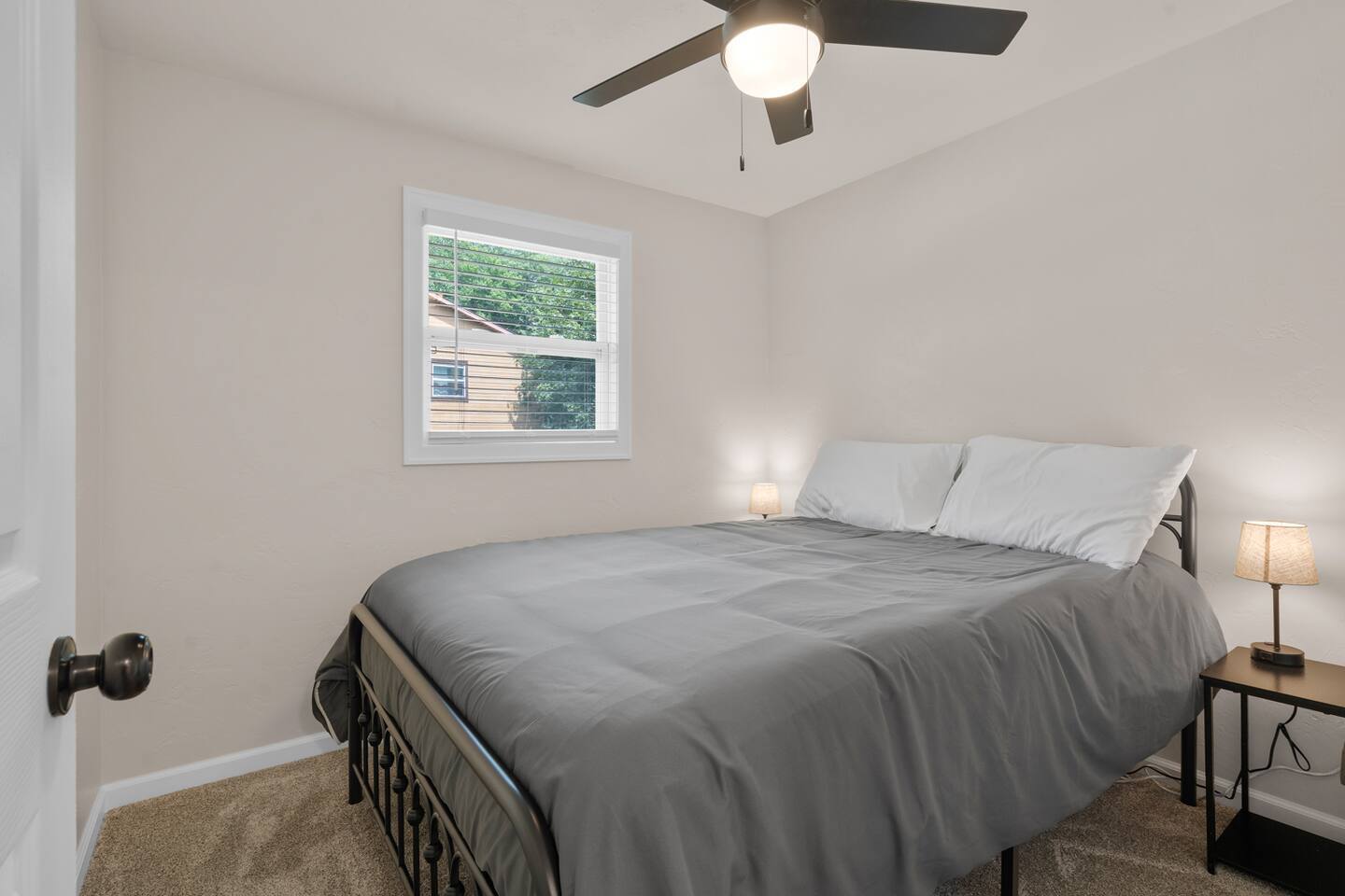 Building Photo - 2598 Parkwood Dr