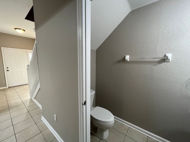 Building Photo - 654 Shropshire Loop