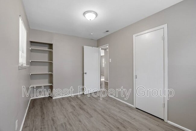 Building Photo - 24 Boles Ave