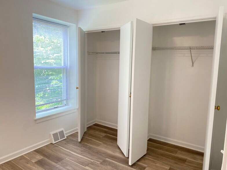 Building Photo - 4048 Ogden St