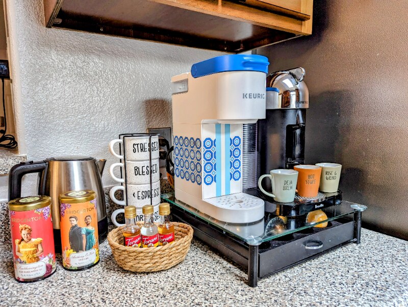 Building Photo - 120 E Camille Dr