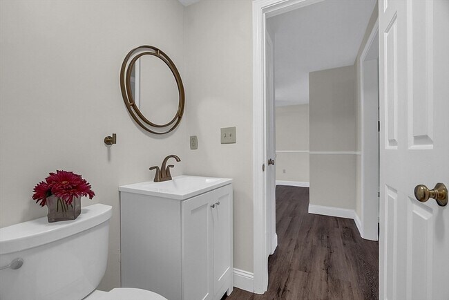 Building Photo - 67 Plantation Rd