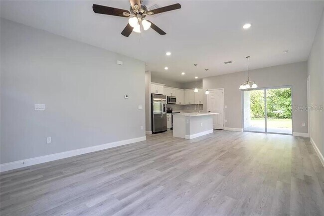 Building Photo - 9301 N Akola Way