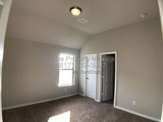 Building Photo - 5913 Richmond Dr