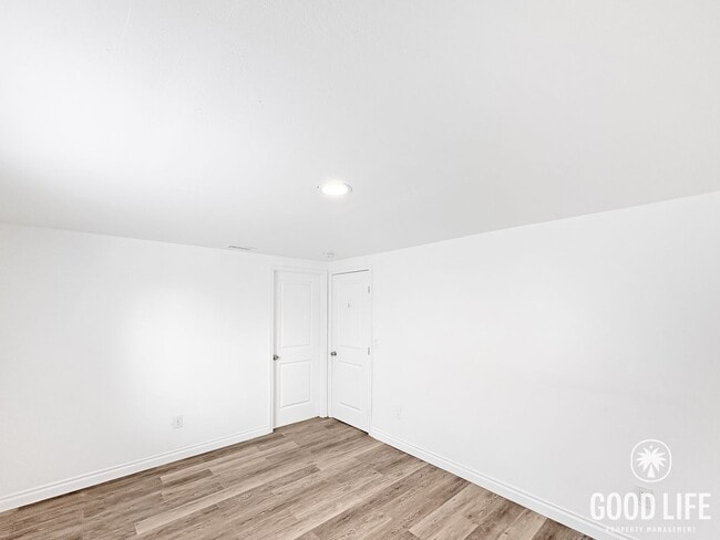 Building Photo - Spacious 4-Bed, 2-Bath Anaheim Duplex with Modern Amenities & Large Backyard + Assigned Parking