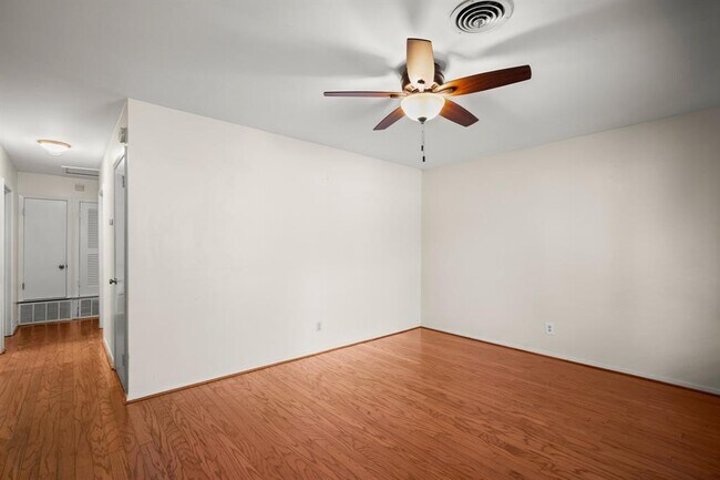 Building Photo - 5103 Orleans Ct