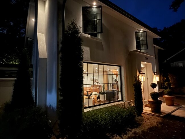 Building Photo - 204 Datura Dr