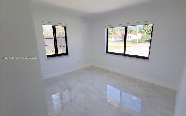 Building Photo - 216 Shadow Way