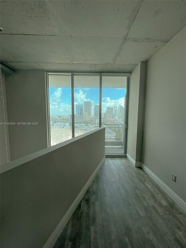 Building Photo - 690 SW 1st Ct