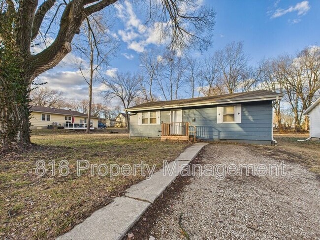 Building Photo - 405 E Culton St