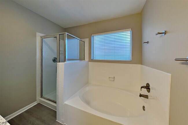Building Photo - 3418 Creek Manor Dr