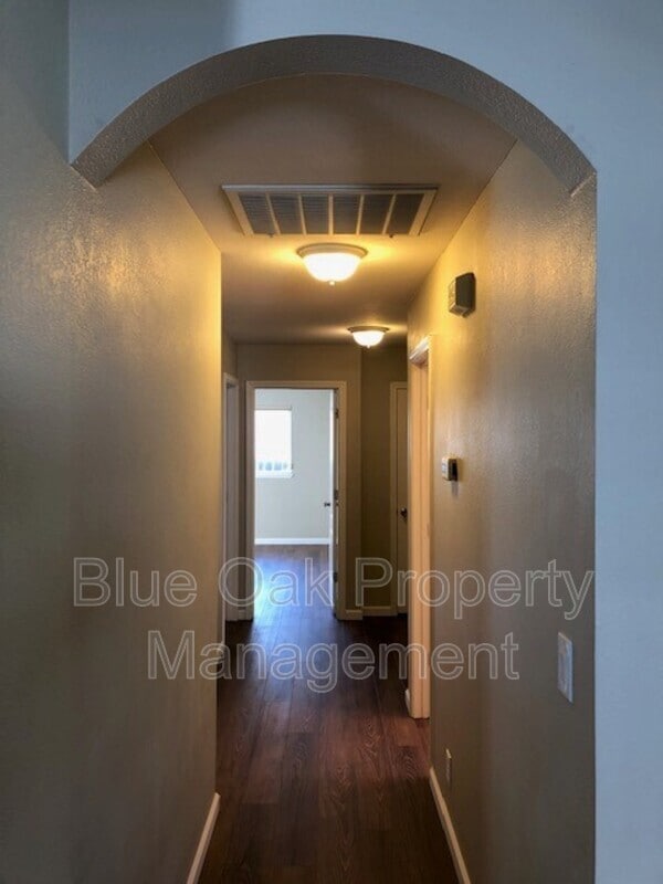 Building Photo - 2158 Robailey Dr