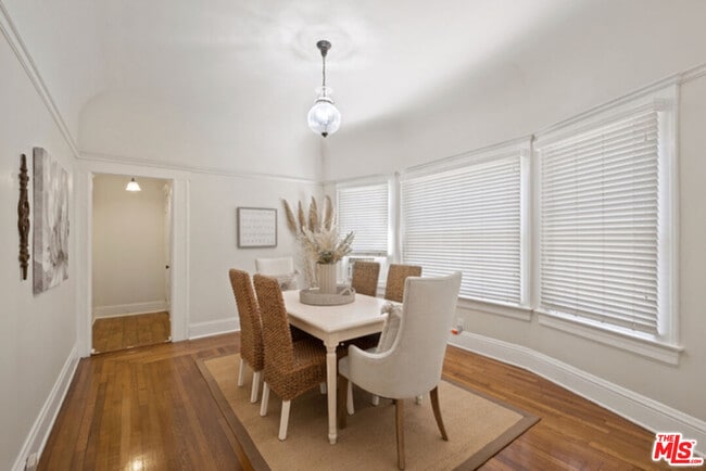 Building Photo - 1408 S Burlington Ave