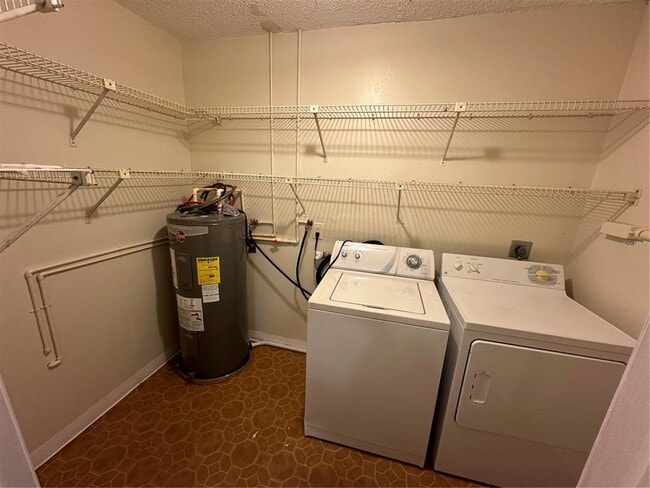 Building Photo - 3125 Villa Rd