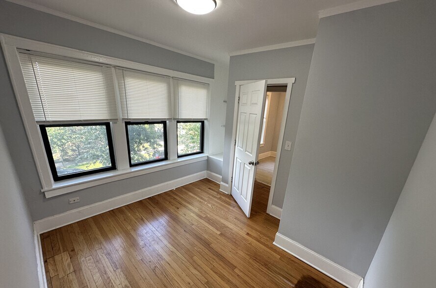 Building Photo - 7331 N Honore St