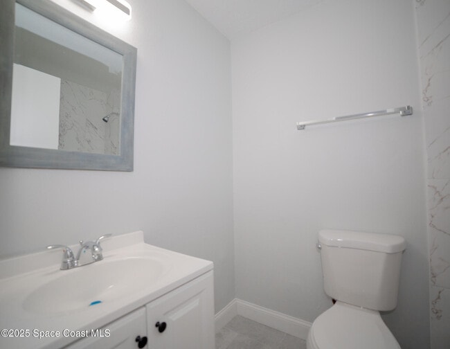 Building Photo - 230 W Towne Pl