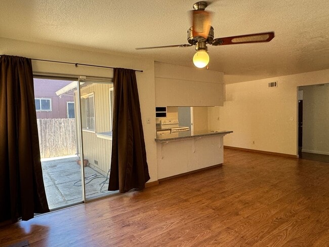 Building Photo - Four Bed, Two Bath Home In North Stockton