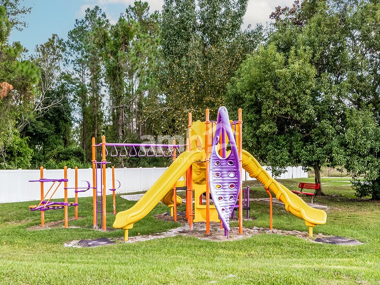 Building Photo - 2482 Ixora Ct