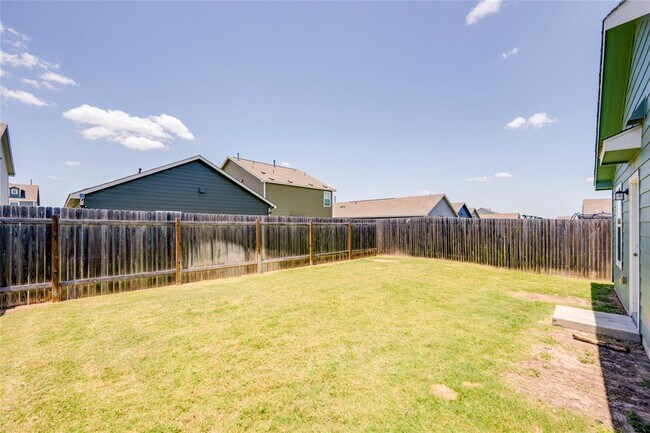 Building Photo - 275 Mica Trl