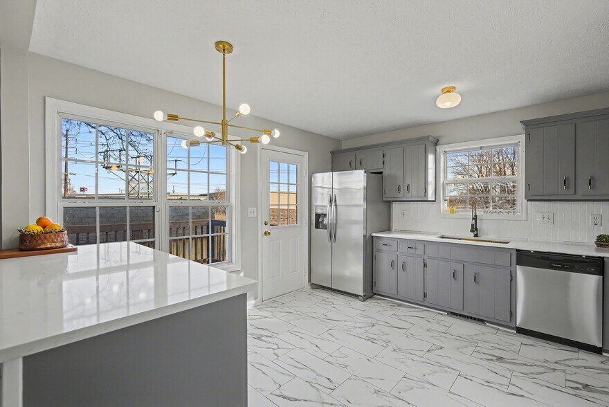 Building Photo - 256 Fritz Cir