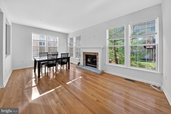 Building Photo - 1700 Peach Blossom Ct